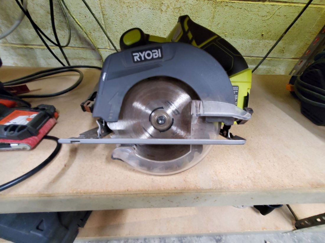 Ryobi circular saw (1 of 1)
