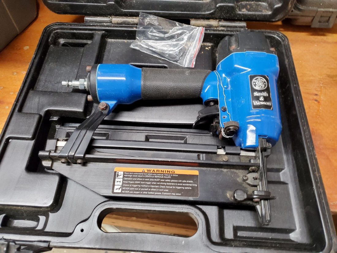 Smith & Wesson Nail Gun: Smith & Wesson nail gun No shipping. pick up only