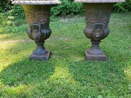 Beautiful Pair Urns (1 of 3)
