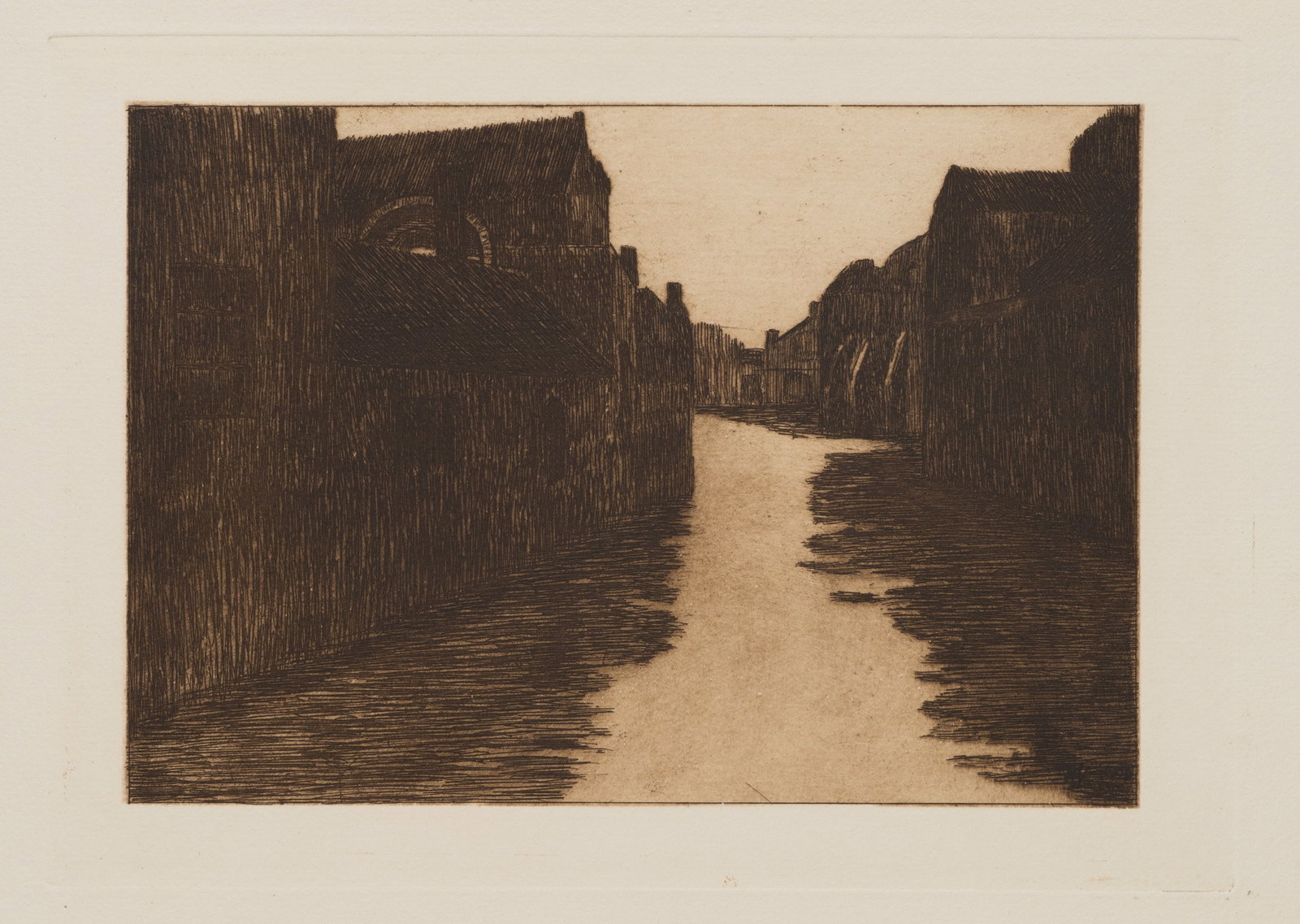 R. VOORTMAN (19,20th), Channel between rows of houses, 1905, Etching: Robert Voortman (19./20. century): Canal between rows of houses Dark canal view with side bank development and light-coloured waterway, 1905, Etching Technique: Etching on Paper Impression Quality: Pr