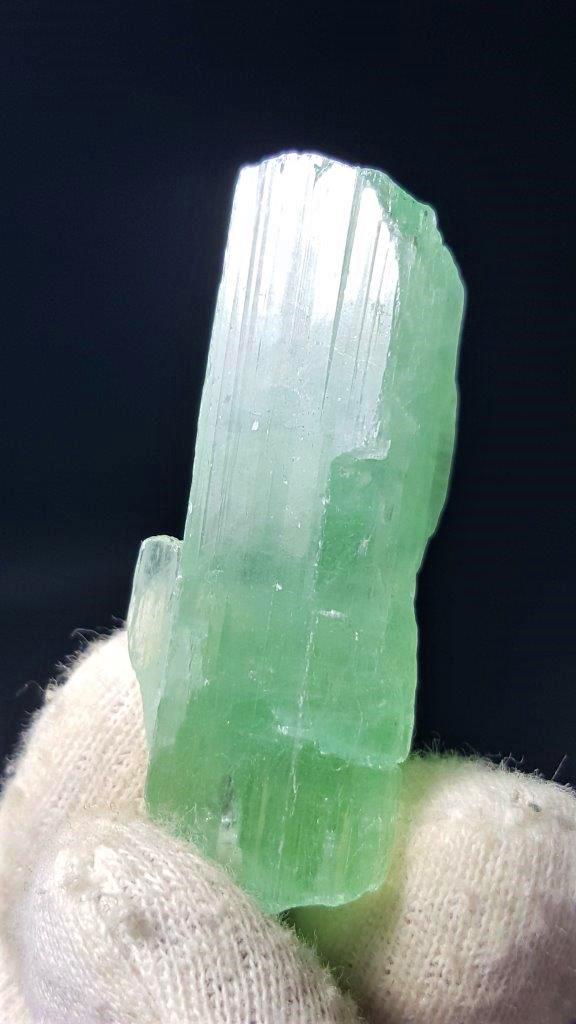 19.8 Gram Terminated Lemon Green Hiddenite Kunzite: 19.8 Gram Terminated Lemon Green Hiddenite Kunzite Crystal 47X19X15 mm : Flat-rate of $23.00 to anywhere. shipping rates are determined by Parcel weight and destination. Combined shipping: We offer co