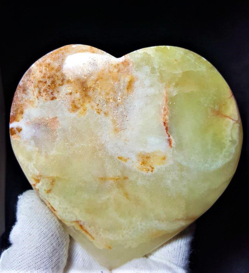 Handmade Healing Heart Onix Tumble - 318.1 Grams (1 of 3)