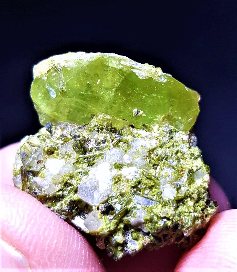Natural Undamaged Sphene Mineral- 6 Grams (1 of 4)