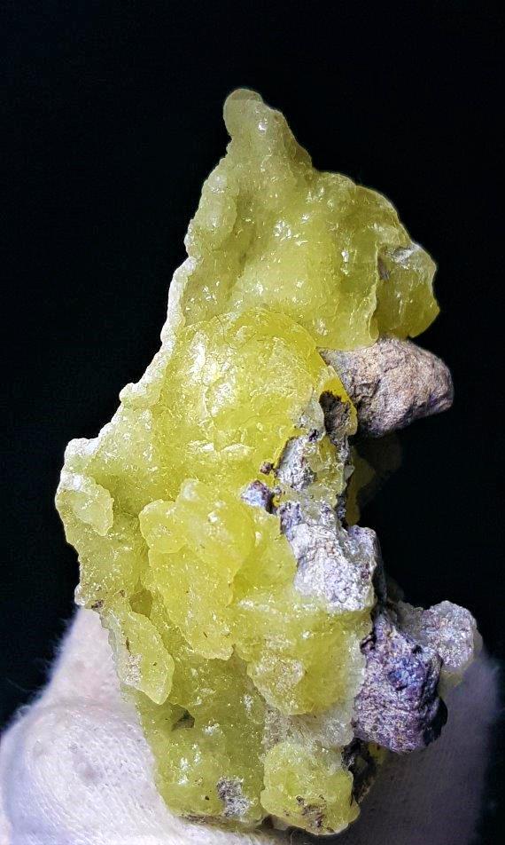 Natural Brucite with mother rock - 32.7 Grams (1 of 3)