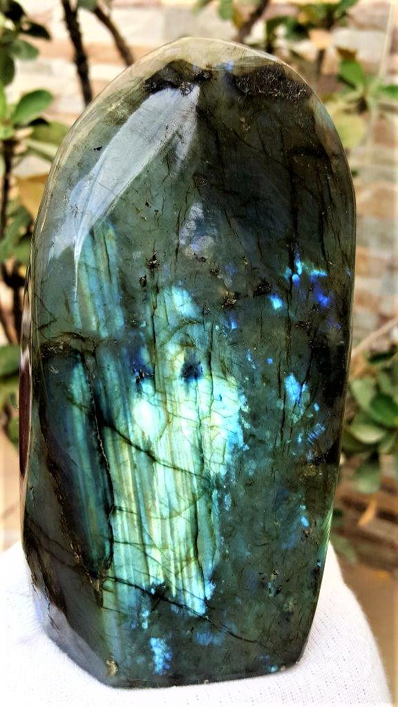 837.7 Grams Colorful Labradorite Healing Tumblr: 837.7 Grams Colorful Labradorite Healing Tumblr - 140X75X42 mm : Flat-rate of $40.00 to anywhere. shipping rates are determined by Parcel weight and destination. Combined shipping: We offer combine sh
