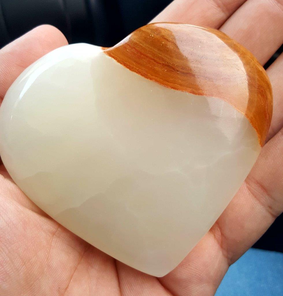 179.5 Grams Amazing Healing Onix Heart (1 of 3)