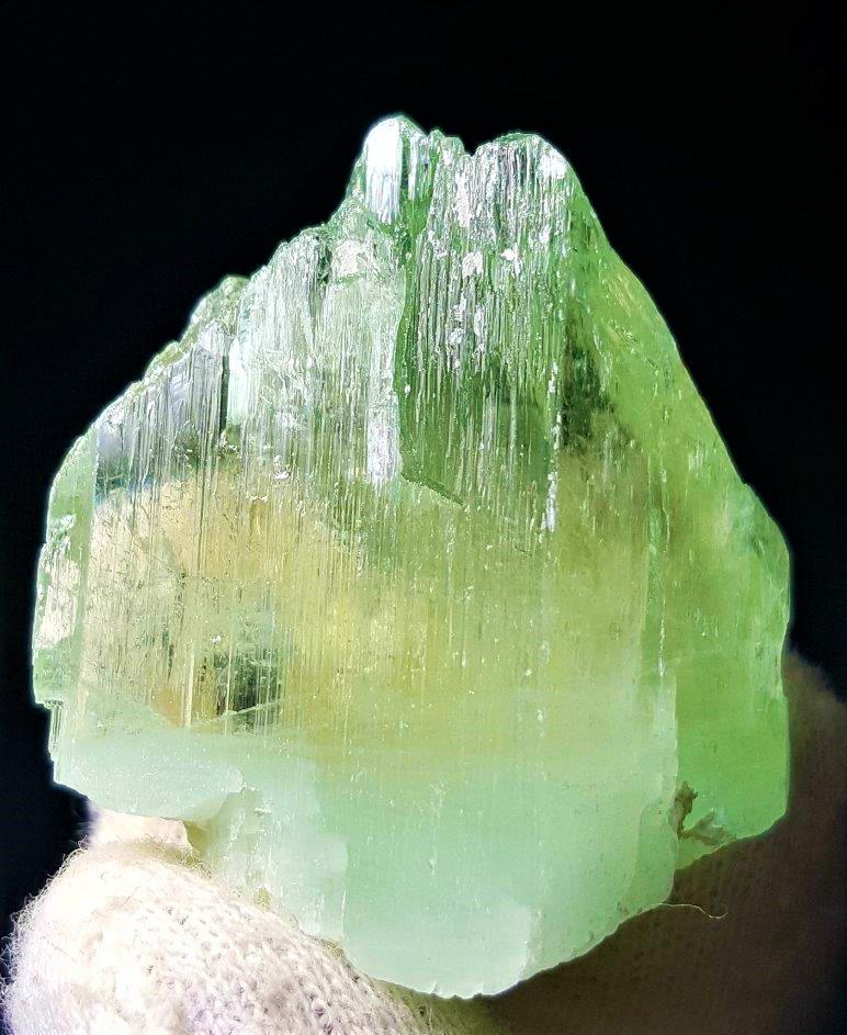 23.1 Gram Terminated Hiddenite Kunzite Crystal: 23.1 Gram Terminated Lemon Green Hiddenite Kunzite Crystal 36X32X17 mm : Flat-rate of $23.00 to anywhere. shipping rates are determined by Parcel weight and destination. 5$ will be charged for each ad