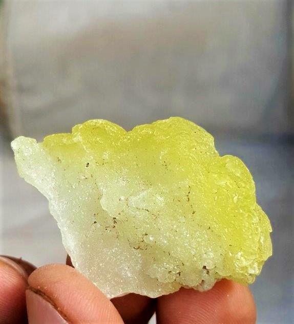 Natural Undamaged yellow Brucite Mineral- 6.4 Grams (1 of 2)