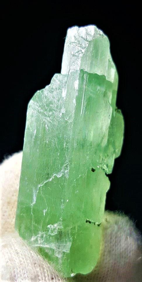 19.8 Gram Terminated Hiddenite Kunzite: 19.8 Gram Terminated Lemon Green Hiddenite Kunzite Crystal 64X22X19 mm : Flat-rate of $23.00 to anywhere. shipping rates are determined by Parcel weight and destination. 5$ will be charged for each ad