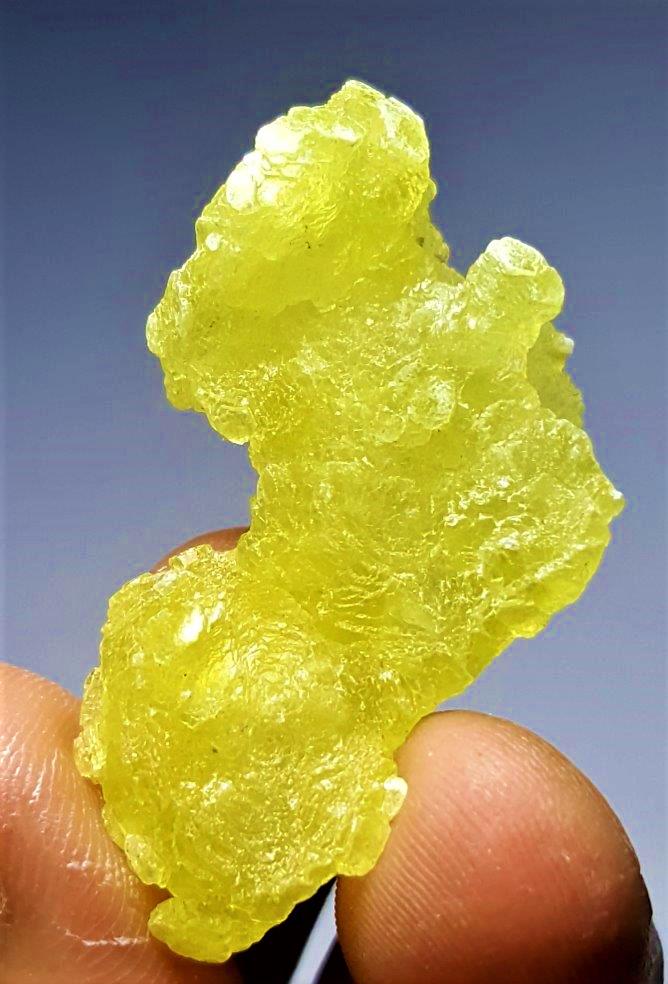 Lemon Yellow Brucite Crystal - 36.5 Cts: Lemon Yellow Beautiful Brucite Crystal - 36.5 Carats - 44X25X10 mm : Flat-rate of $23.00 to anywhere. shipping rates are determined by Parcel weight and destination. 5$ will be charged for each additi