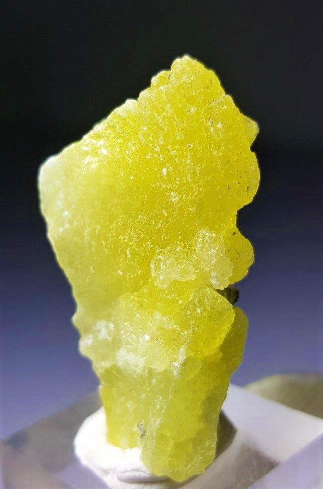 Lemon Yellow Beautiful Brucite Crystal - 13.8 Grams: Lemon Yellow Beautiful Brucite Crystal - 13.8 Grams - 45X25X13 mm : Flat-rate of $23.00 to anywhere. shipping rates are determined by Parcel weight and destination. Combined shipping: We offer combine