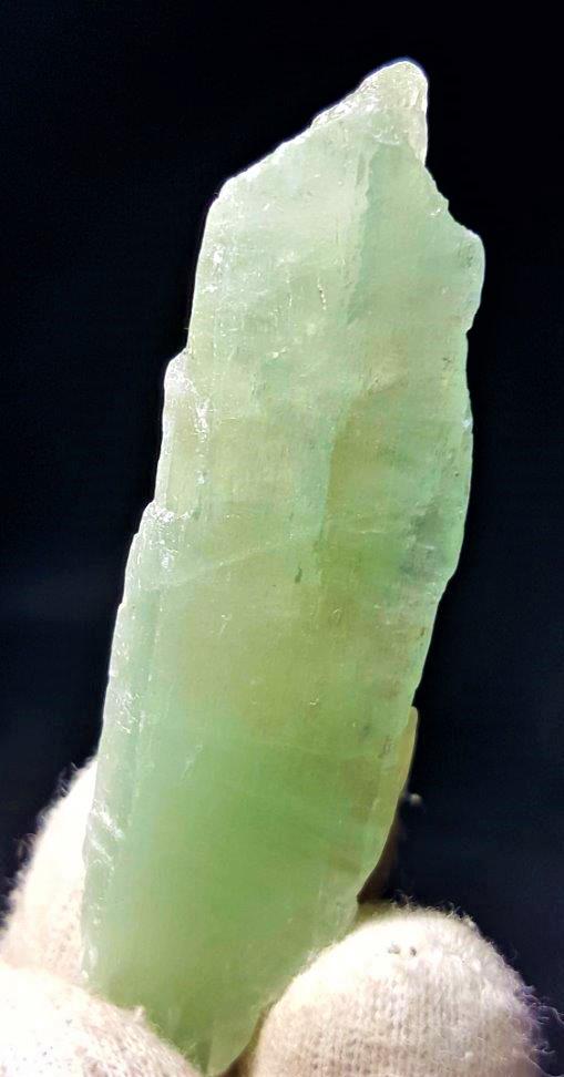 19.9 Gram Terminated Green Hiddenite Kunzite: 19.9 Gram Terminated Lemon Green Hiddenite Kunzite Crystal 68X20X12 mm : Flat-rate of $23.00 to anywhere. shipping rates are determined by Parcel weight and destination. 5$ will be charged for each ad