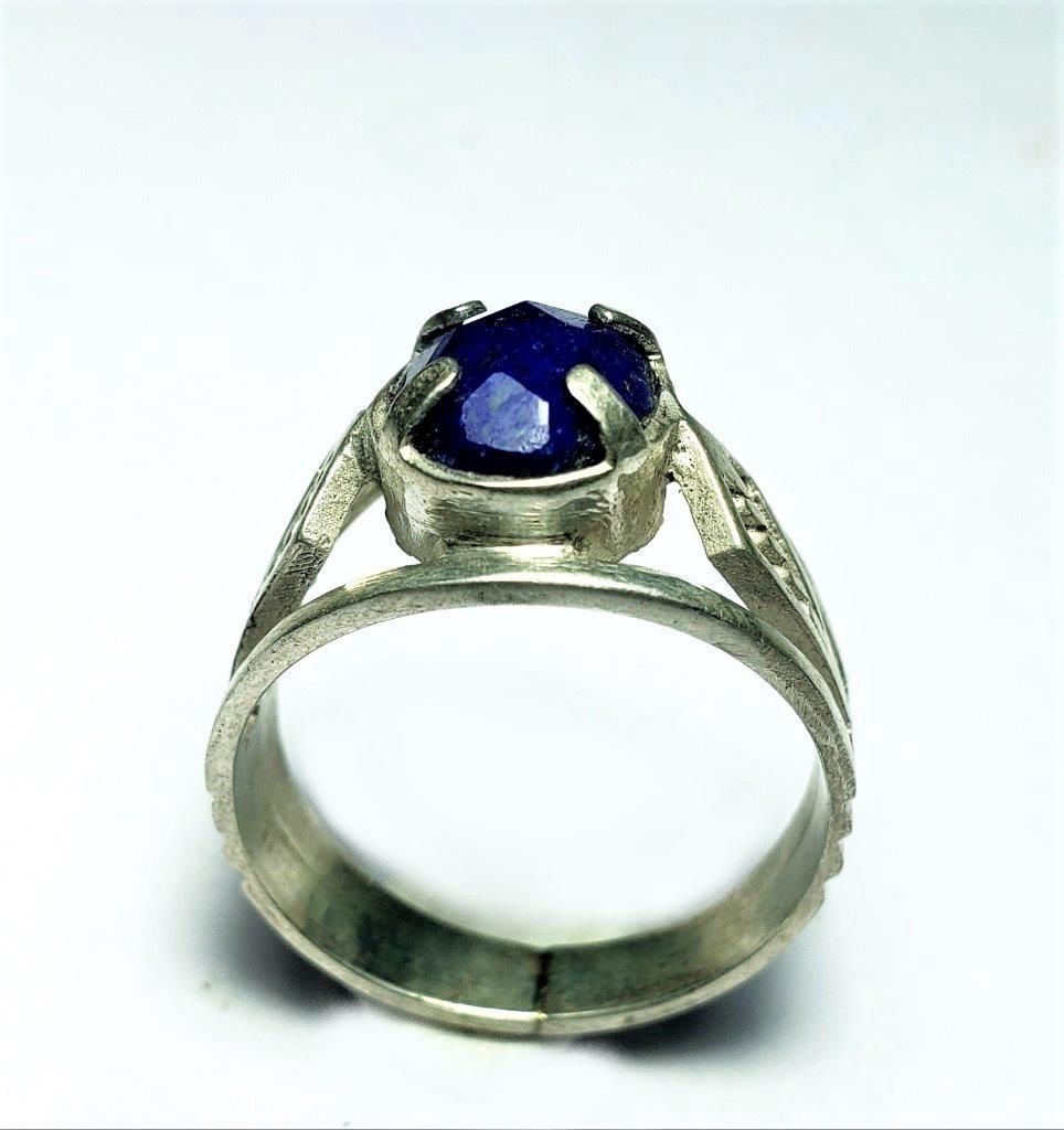 Vintage Lapis Lazuli Ring in Silver (1 of 3)