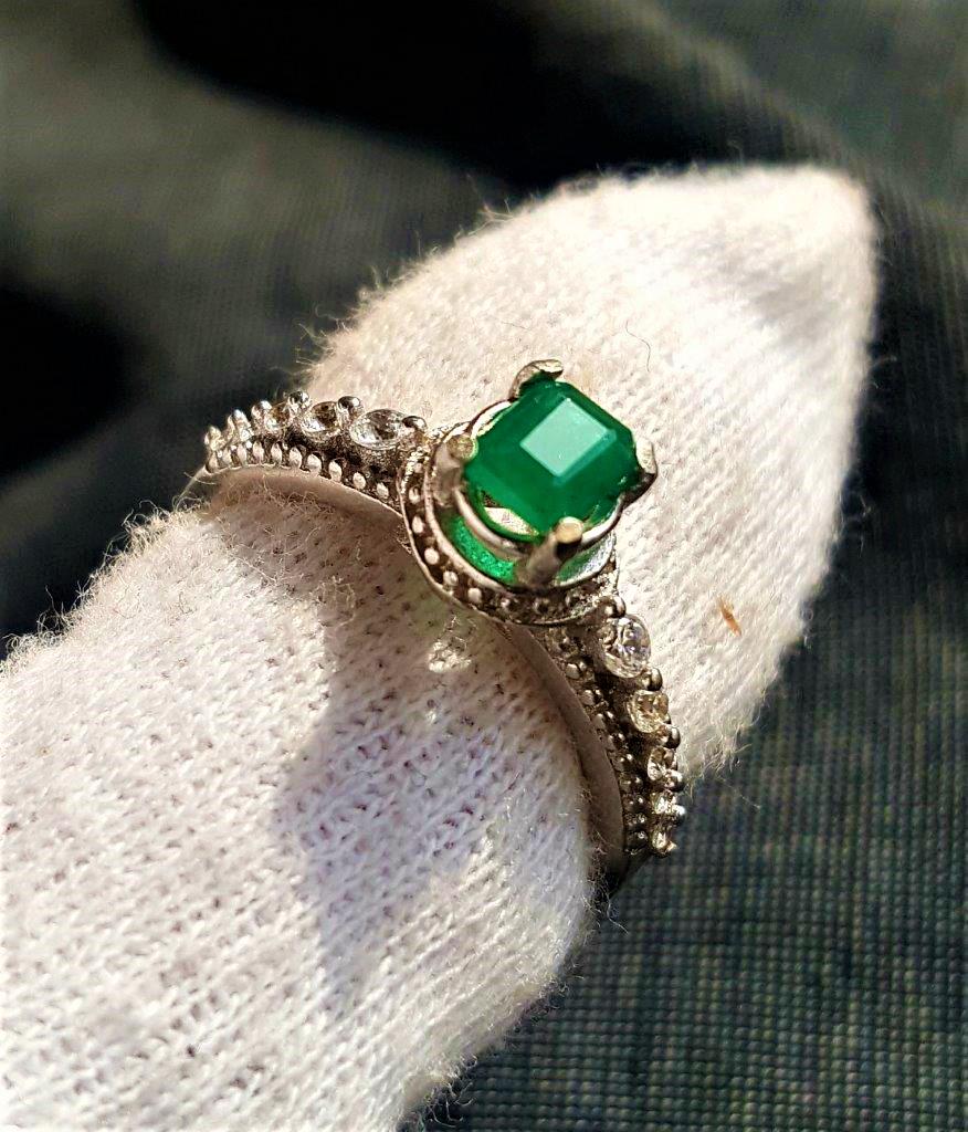 Emerald Gemstone Excellent Cut in Sterling Silver Ring (1 of 5)