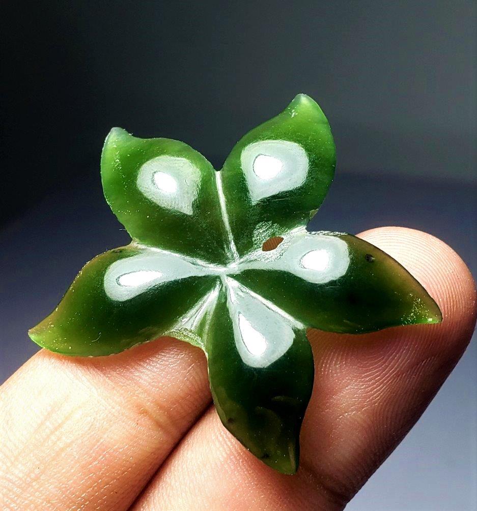 Sarpentine Flower Pendant: Sarpentine Flower Pendant - 40X37X4 mm: Flat-rate of $23.00 to anywhere.shipping rates are determined by Parcel weight and destination.5$ will be charged for each additional item in combined shipping 