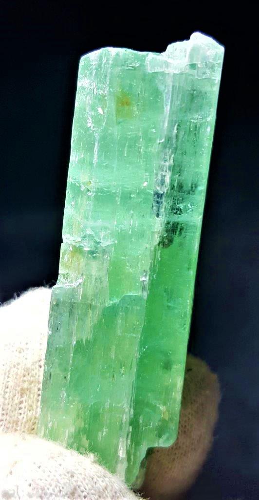 23.1 Gram Terminated Hiddenite Kunzite Crystal: 23.1 Gram Terminated Lemon Green Hiddenite Kunzite Crystal 45X19X18 mm: Flat-rate of $23.00 to anywhere.shipping rates are determined by Parcel weight and destination.5$ will be charged for each addit