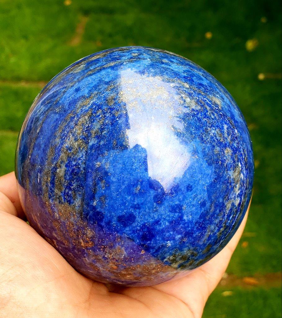 Lapis Lazuli with Pyrite Healing Sphere - 598 Grams: Lapis Lazuli with Pyrite Healing Sphere - 598 Grams - Diameter 72.5 mmShipping: $50.00.shipping rates are determined by Parcel weight and destination.