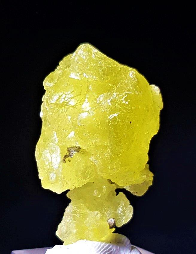 Undamaged Lemon yellow Brucite Mineral- 5.5 Grams: Natural Undamaged Lemon yellow Brucite Mineral- 5.5 Grams - 32X19X16 mmShipping: $23.00.shipping rates are determined by Parcel weight and destination.