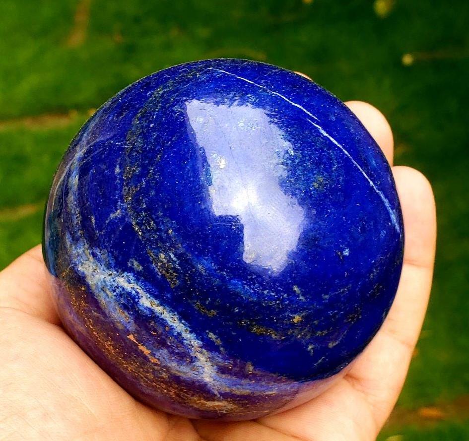 Lapis Lazuli Healing Sphere - 748 Grams: Top Quality Lapis Lazuli Healing Sphere - 748 Grams - Diameter 77 mmShipping: $23.00.shipping rates are determined by Parcel weight and destination.