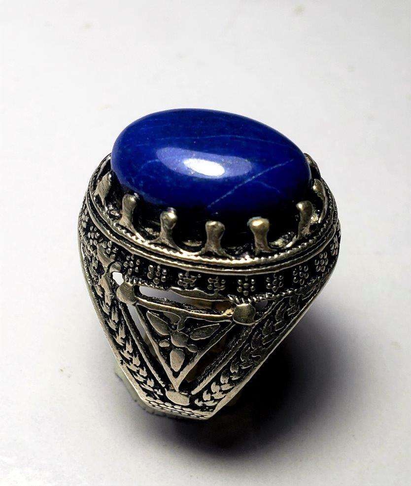 Vinatge Lapis Lazuli Ring In Sterling Silver: Vinatge Lapis Lazuli Ring In Sterling SilverShipping: $23.00.shipping rates are determined by Parcel weight and destination.