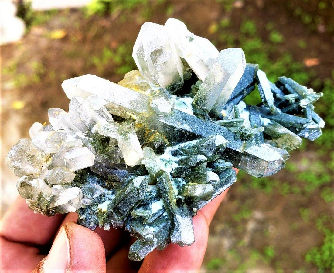 Chlorine Quartz Crystals Cluster - 70.7 Gram (1 of 2)