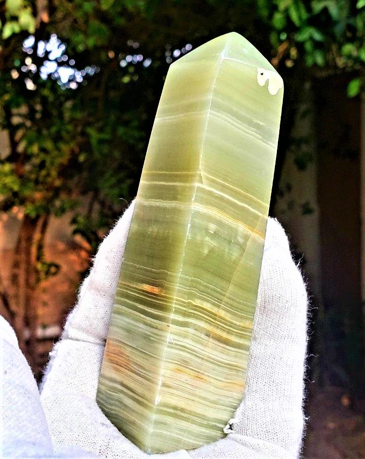 Onix Tower - 247.4 Grams (1 of 3)