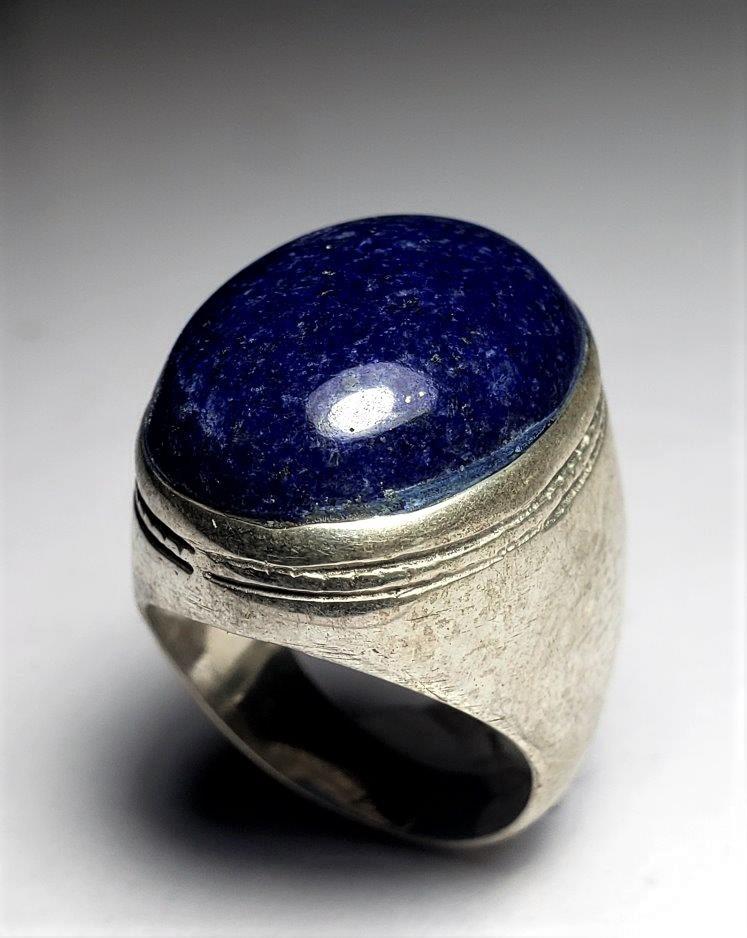 Afghan Lapis Lazuli Cab In silver Ring (1 of 4)