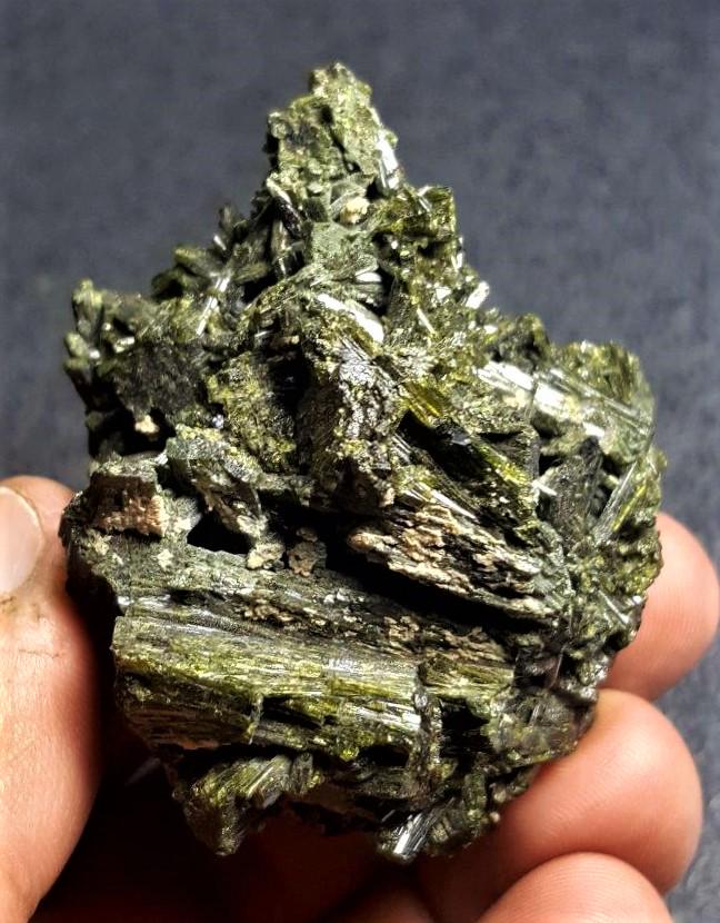 Epidote Tree - 78.95 Grams: Epidote Tree - 78.95 Grams - 58X48X38 mm Shipping: $23.00. Shipping rates are determined by Parcel weight and destination.