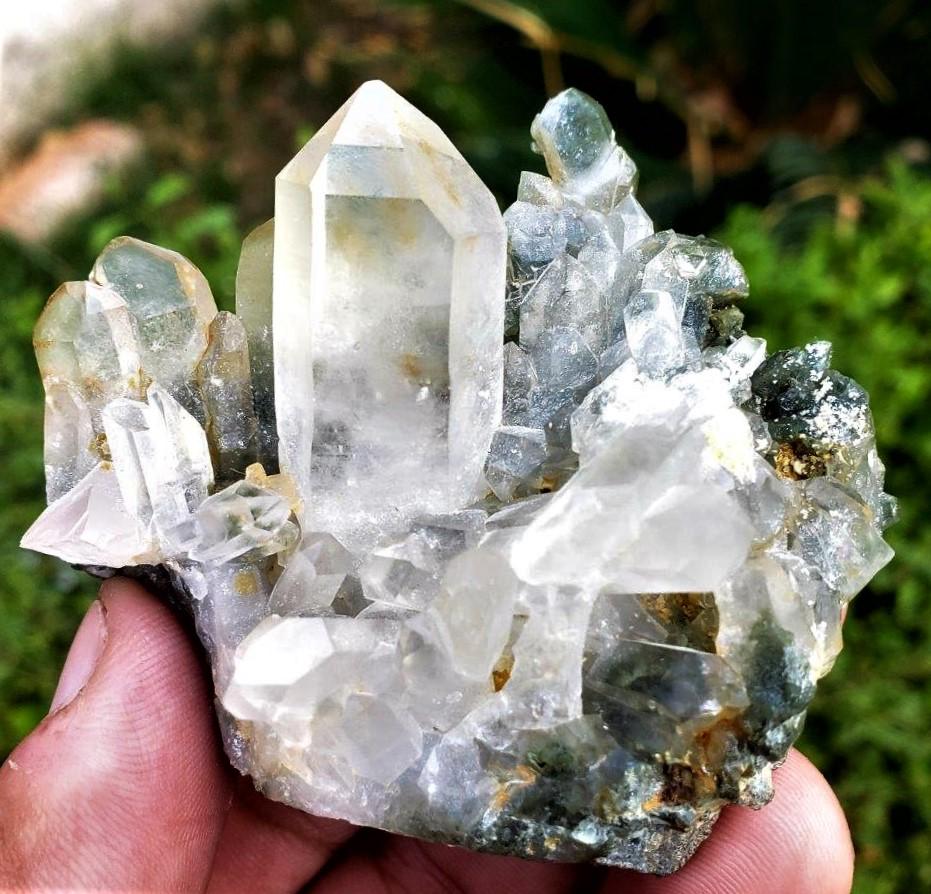 Green Chlorine Quartz Crystal Specimen - 80.2 Grams (1 of 2)