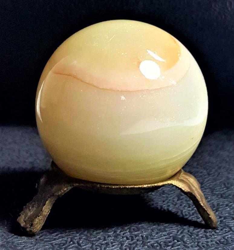 AAA Quality Onix Sphere - 184.3 Grams (1 of 3)