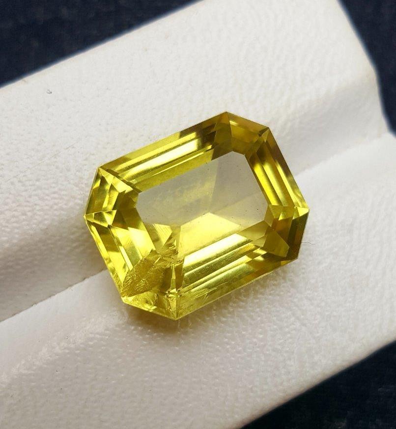 Natural Lemon Quartz - 9.5 Carats: Natural Lemon Quartz - 9.5 Carats - 15X12X9 mmShipping Rate: $15.00 .shipping rates are determined by Parcel weight and destination.Combined shipping: We offer combine shipping on multiple items purch