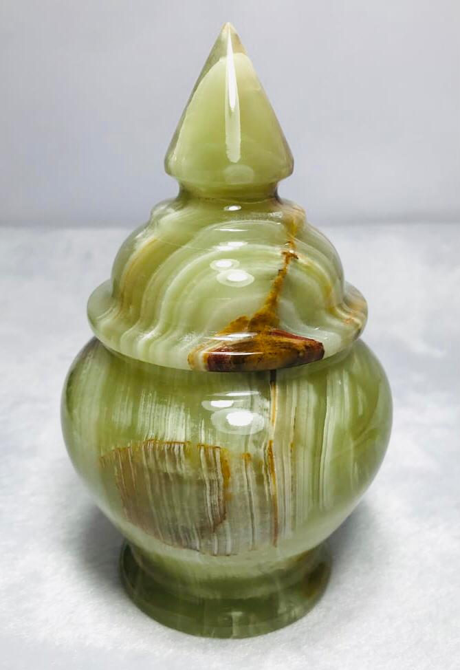 Onyx Decorative Pot - 391.4G: Onyx Decorative Pot - 133X76.5mm - 391.4G Shipping: $45.00. Shipping rates are determined by Parcel weight and destination.