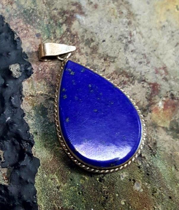 Amazing Lapis Lazuli Tear Drop Pendant: Amazing Lapis Lazuli Tear Drop Pendant - 39X23X5 mmShipping Rate: $23.00 .shipping rates are determined by Parcel weight and destination.Combined shipping: We offer combine shipping on multiple items 