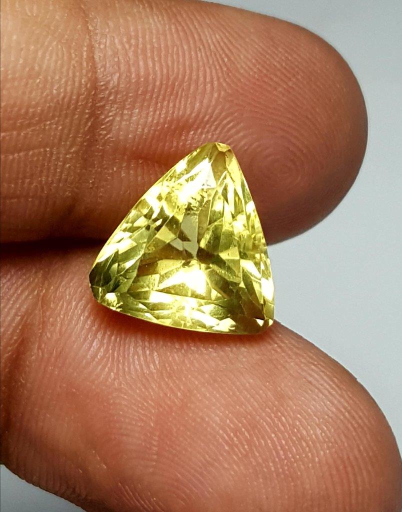 Natural Lemon Quartz - 5.5 Carats: Natural Lemon Quartz - 5.5 Carats - 11X11X9 mmShipping Rate: $15.00 .shipping rates are determined by Parcel weight and destination.Combined shipping: We offer combine shipping on multiple items purch