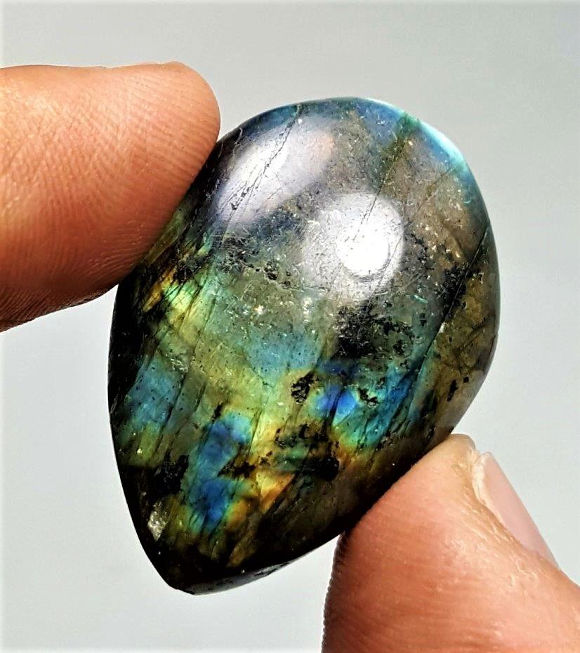 Labradorite cabochon - 62 Carats (1 of 3)