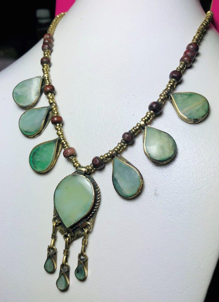Vintage Antique Cynthia Gale Design Necklace: Vintage Antique Cynthia Gale Design NecklaceShipping Rate: $23.00 .shipping rates are determined by Parcel weight and destination.Combined shipping: We offer combine shipping on multiple items purchas