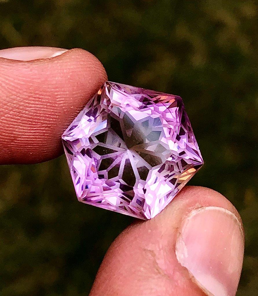 Natural Purple Amethyst Faceted Hexagon - 15.40 crts (1 of 2)