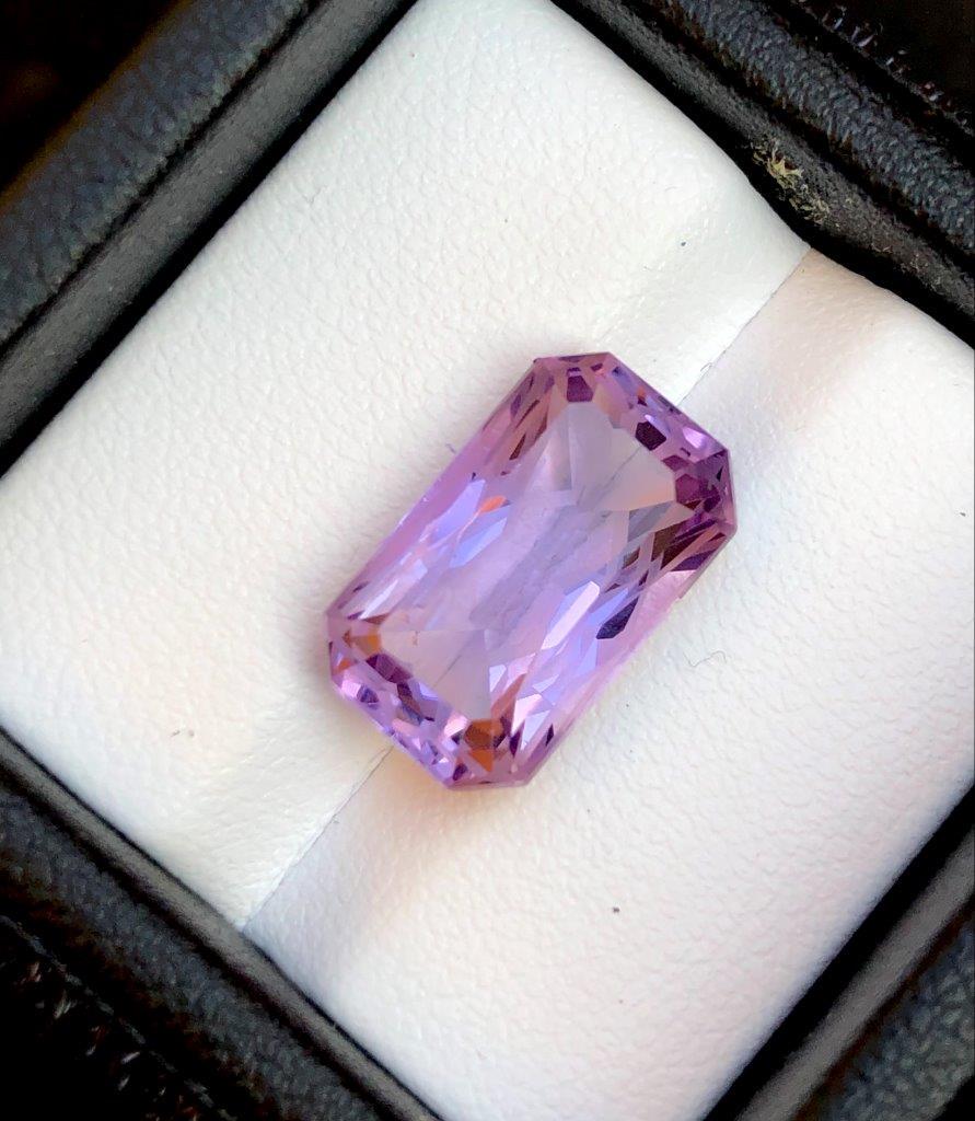 Natural Purple Amethyst - 6.50 Carats: Natural Purple Amethyst - 6.50 Carats - 15X9X7 mmShipping Rate: $15.00 .shipping rates are determined by Parcel weight and destination.Combined shipping: We offer combine shipping on multiple items pu