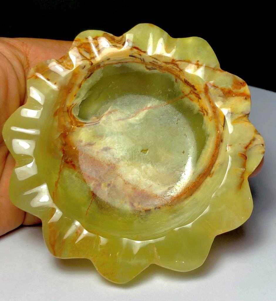 Flower Onyx Tray - 205.8 Grams: Flower Onyx Tray - 205.8 Grams - 100X21 mmShipping Rate: $36.00 .shipping rates are determined by Parcel weight and destination.Combined shipping: We offer combine shipping on multiple items purchased