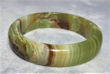 Onyx Beautiful  hand bangle multi shade - 68.4G: Onyx Beautiful hand bangle multi shade - 77.5mm - 68.4G Shipping: $23.00. Shipping rates are determined by Parcel weight and destination.