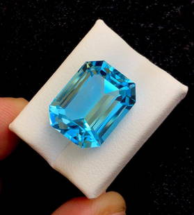 12.90 Carats AAA Quality Swiss Blue Topaz: 12.90 Carats AAA Quality Swiss Blue Topaz - 14X11X8.5 mmShipping Rate: $15.00 .shipping rates are determined by Parcel weight and destination.Combined shipping: We offer combine shipping on multiple