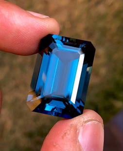 AAA Quality London Blue Topaz - 35 Carats: AAA Quality London Blue Topaz - 35 Carats - 22X16X11 mmShipping Rate: $15.00 .shipping rates are determined by Parcel weight and destination.Combined shipping: We offer combine shipping on multiple