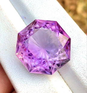 AAA Flower Cut Natural Amethyst - 34.20 Carats: AAA Flower Cut Natural Amethyst - 34.20 Carats - 22X14 mmShipping Rate: $15.00 .shipping rates are determined by Parcel weight and destination.Combined shipping: We offer combine shipping on multiple