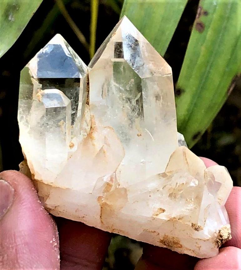 Twin Crystals Clear Quartz - 49.13 Grams: Twin Crystals Clear Quartz - 49.13 Grams - 43X48X31 mm Shipping: $23.00. Shipping rates are determined by Parcel weight and destination.