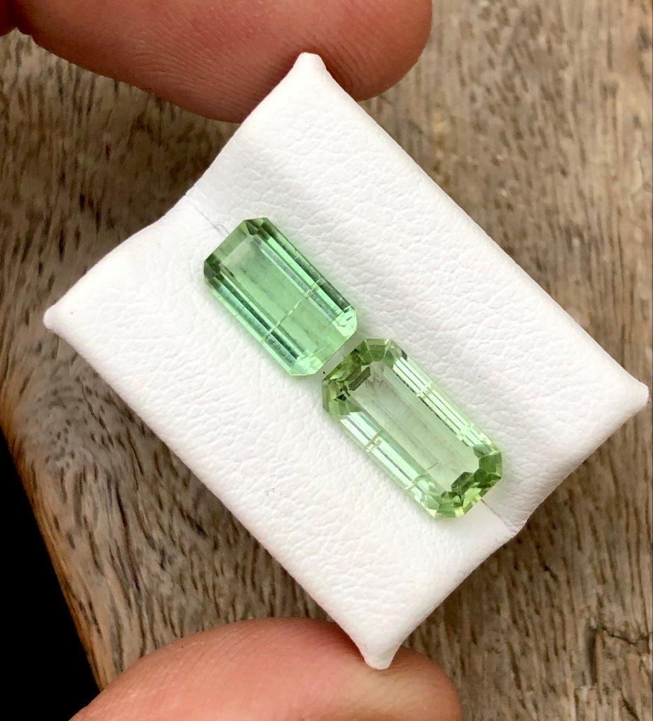 3.30 Carats Apatite Gemstones: 3.30 Carats Apatite GemstonesShipping Rate: $15.00 .shipping rates are determined by Parcel weight and destination.Combined shipping: We offer combine shipping on multiple items purchased to reduce sh