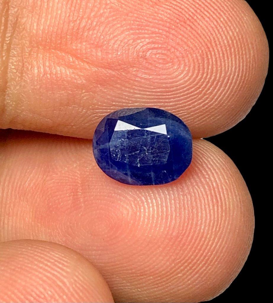 2.35 Carats Royal Blue Natural Sapphire - 9X7X5 mm (1 of 5)