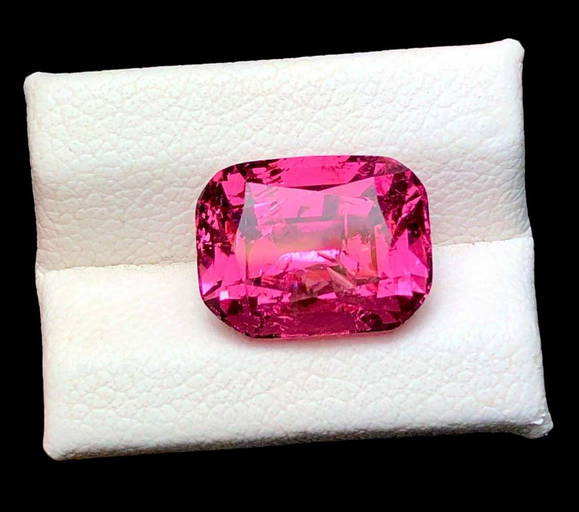 Amazing Precious Loose Gemstones Auction on Oct 17, 2022 by Fantasy