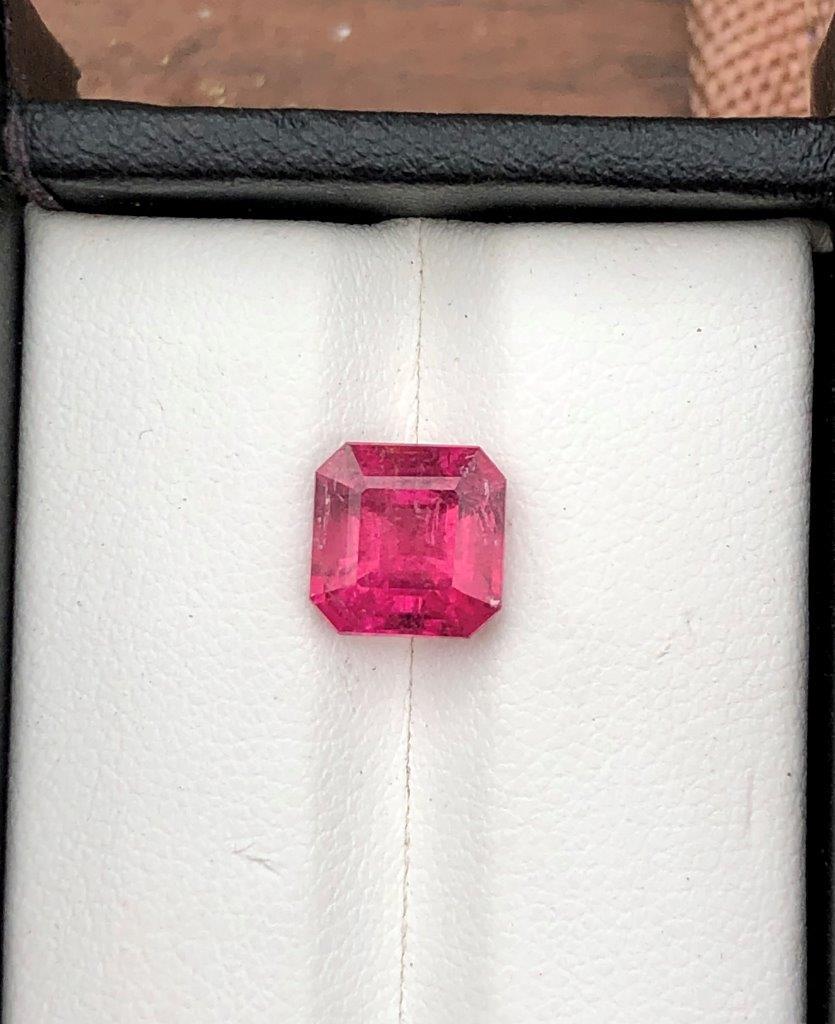 Pigeon Blood Rubelite Tourmaline - 4.15 Carats - 10X9X6 mm (1 of 4)