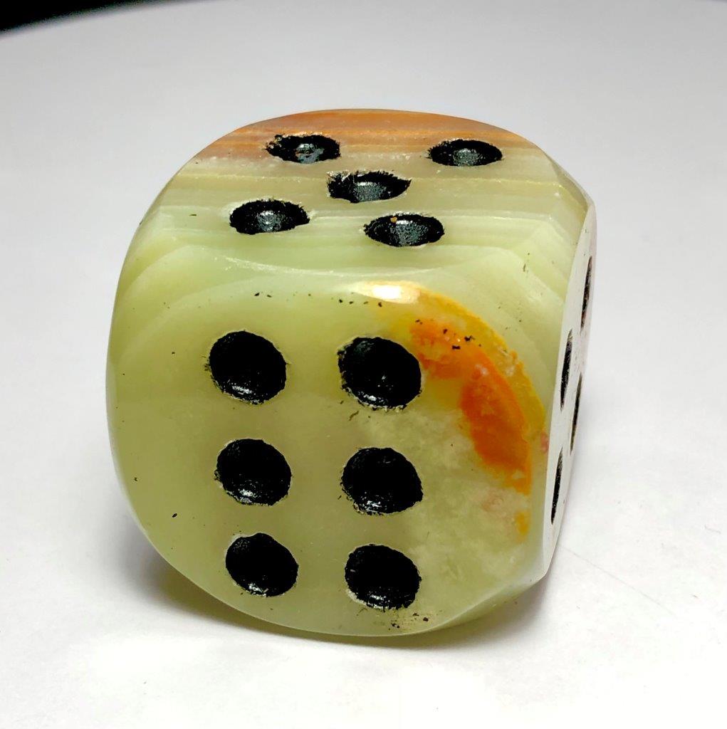 Onyx Healing Dice - 170 Grams: Onyx Healing Dice - 170 Grams - 41X41 mmShipping Rate: $23.00 .shipping rates are determined by Parcel weight and destination.Combined shipping: We offer combine shipping on multiple items purchased t
