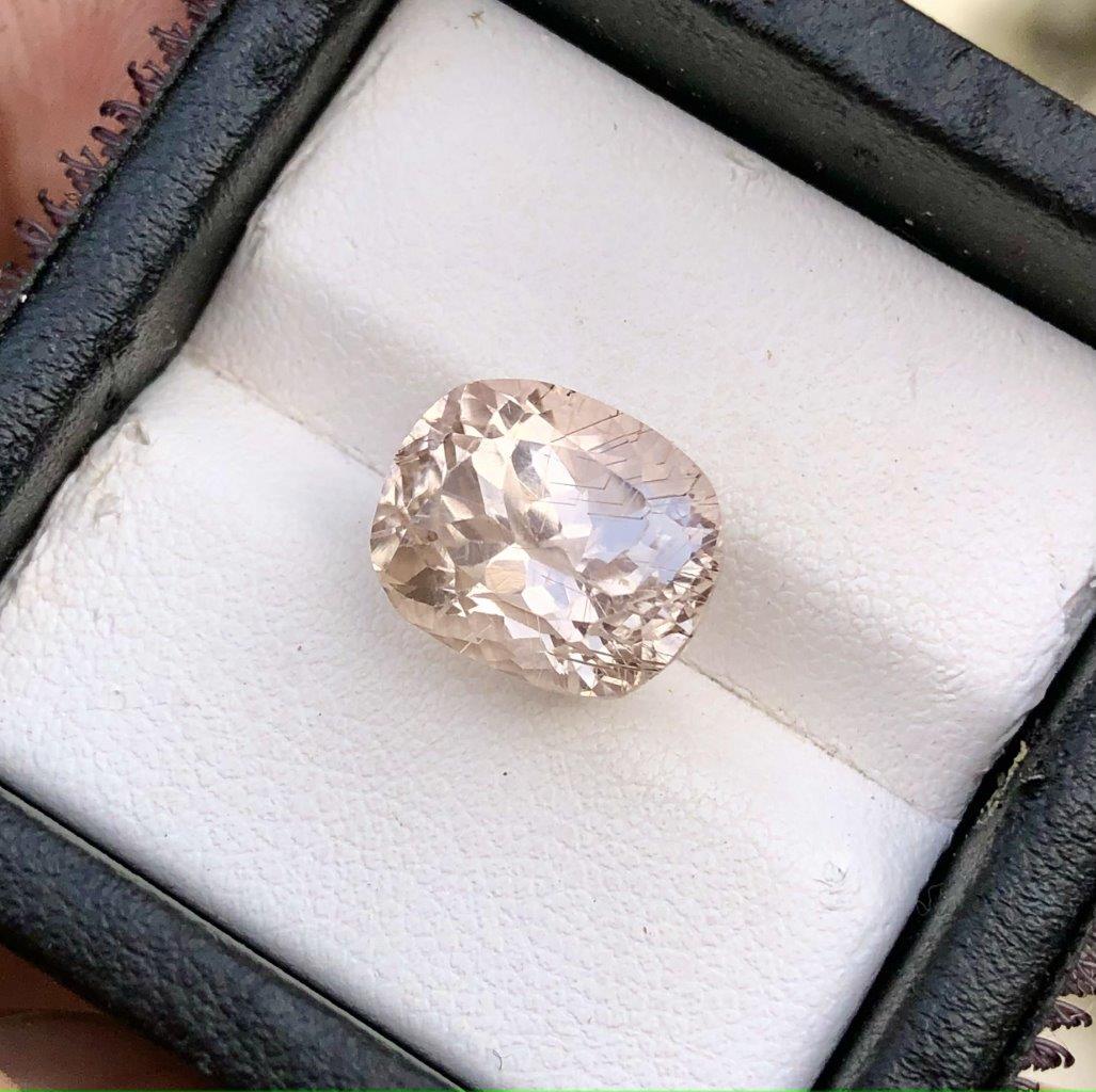 7.50 Carats Golden Kunzite - 12X10X9 mm: Natural Tourmaline Gemstone for Jewelry - 1.45 Carats - 10X4X4 mmShipping: